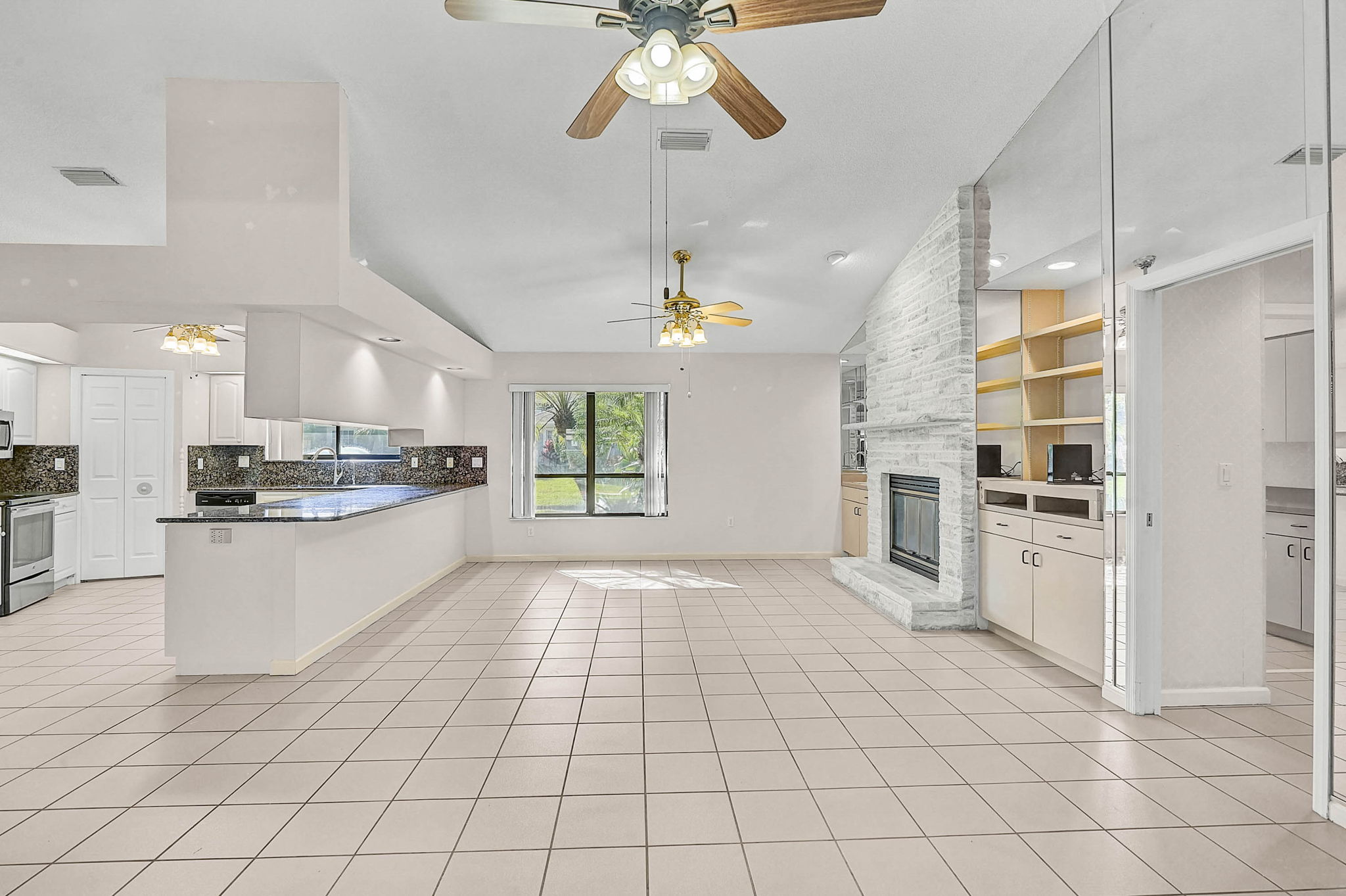 4714 Long Lake Dr-31
