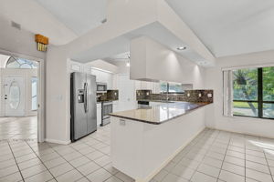 4714 Long Lake Dr-25