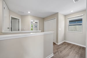 Ron Eddie Pl-S1209-032.jpg