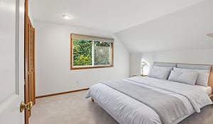 RINW035 virtually staged.jpeg