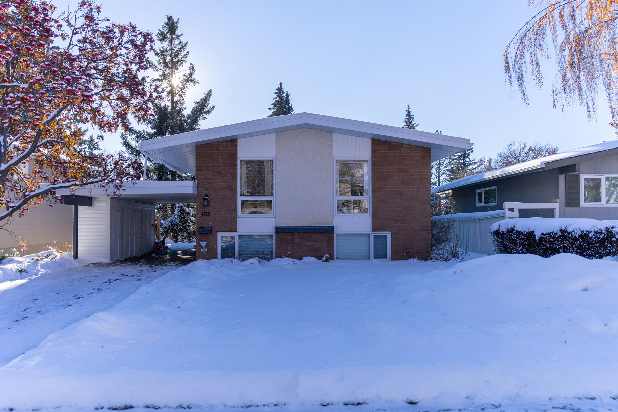 4715 Chapel Rd NW, Calgary, AB T2L 1A7, Canada