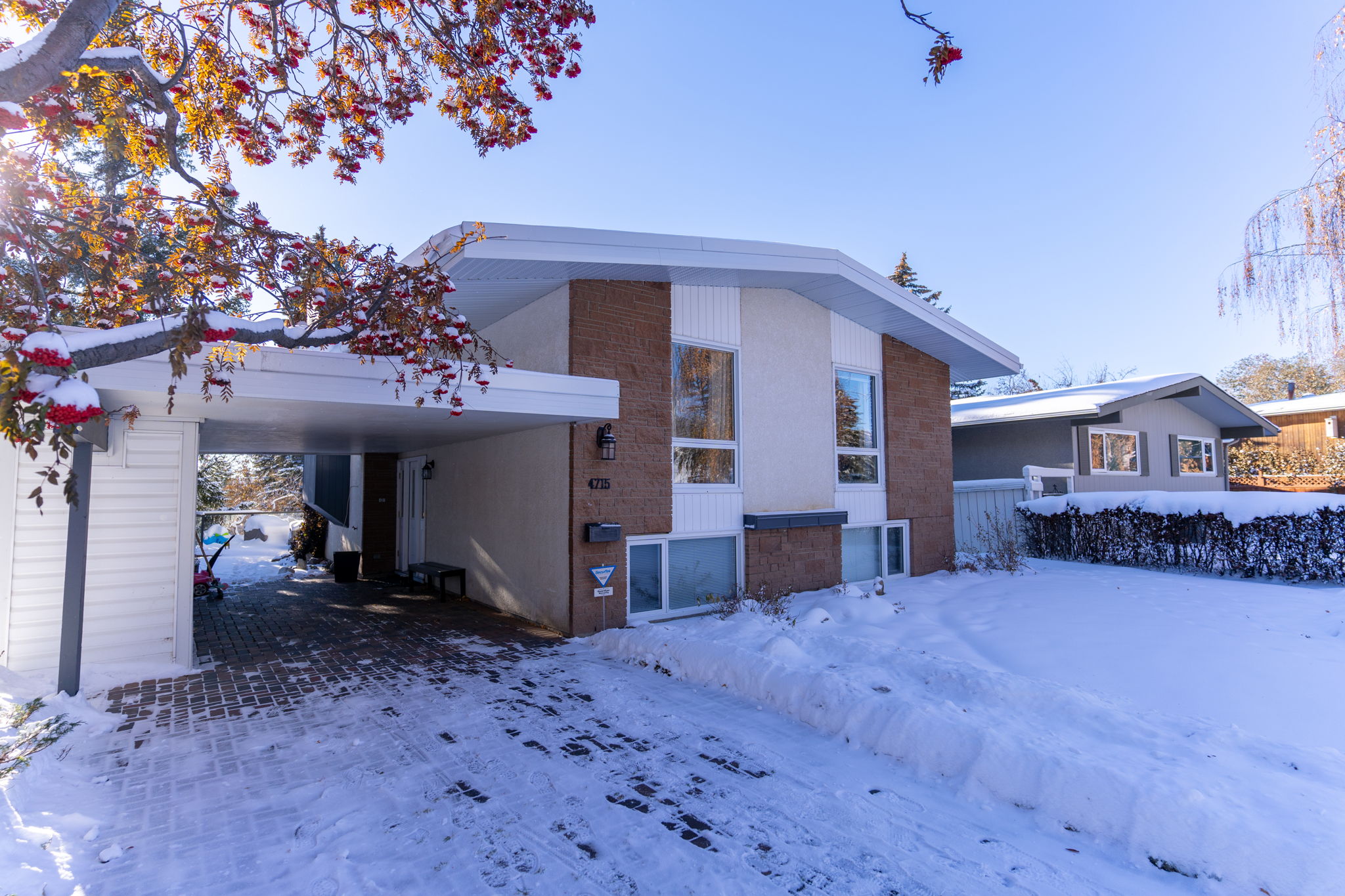 4715 Chapel Rd NW, Calgary, AB T2L 1A7, Canada Photo 4