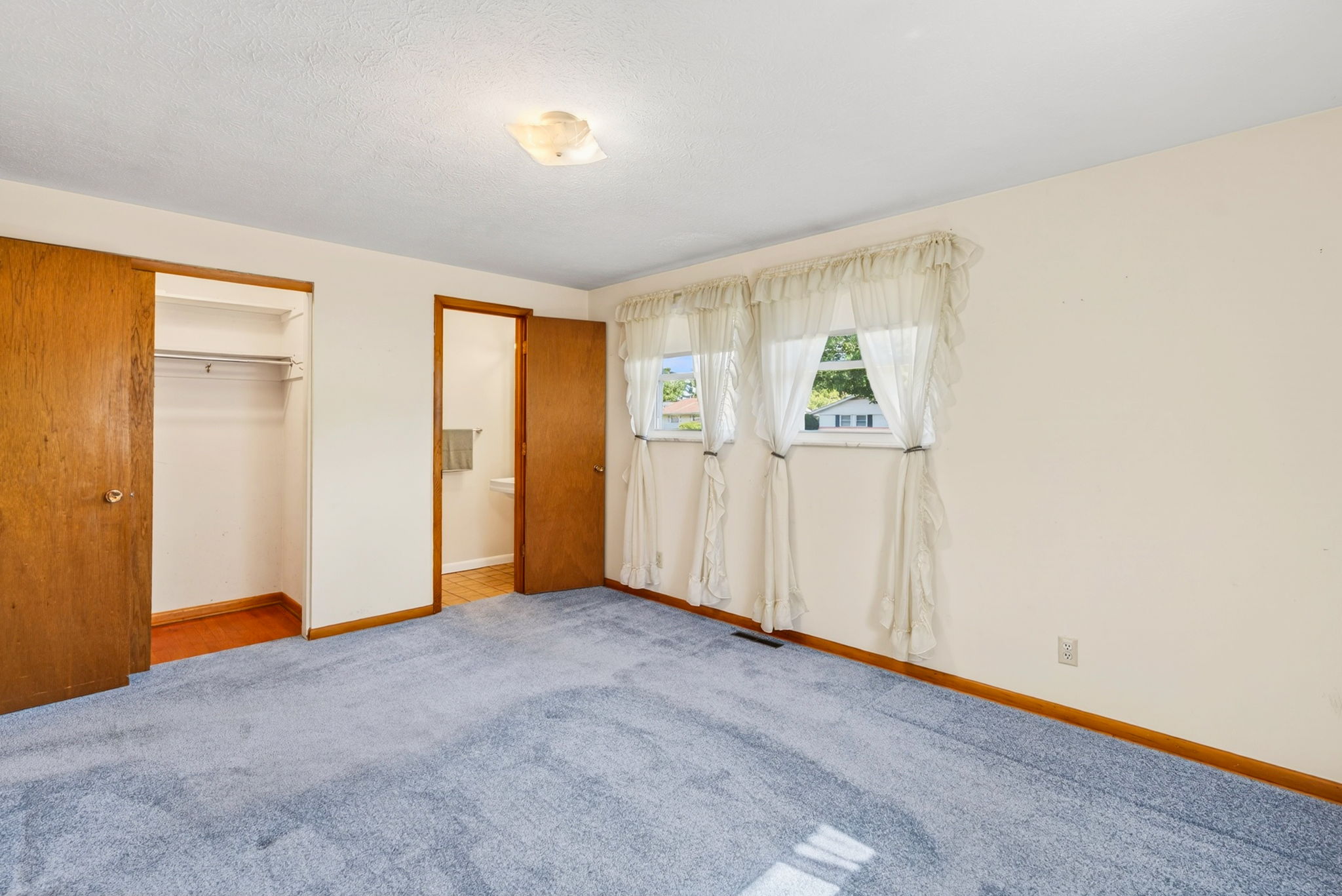 4715 Harbor Blvd 34