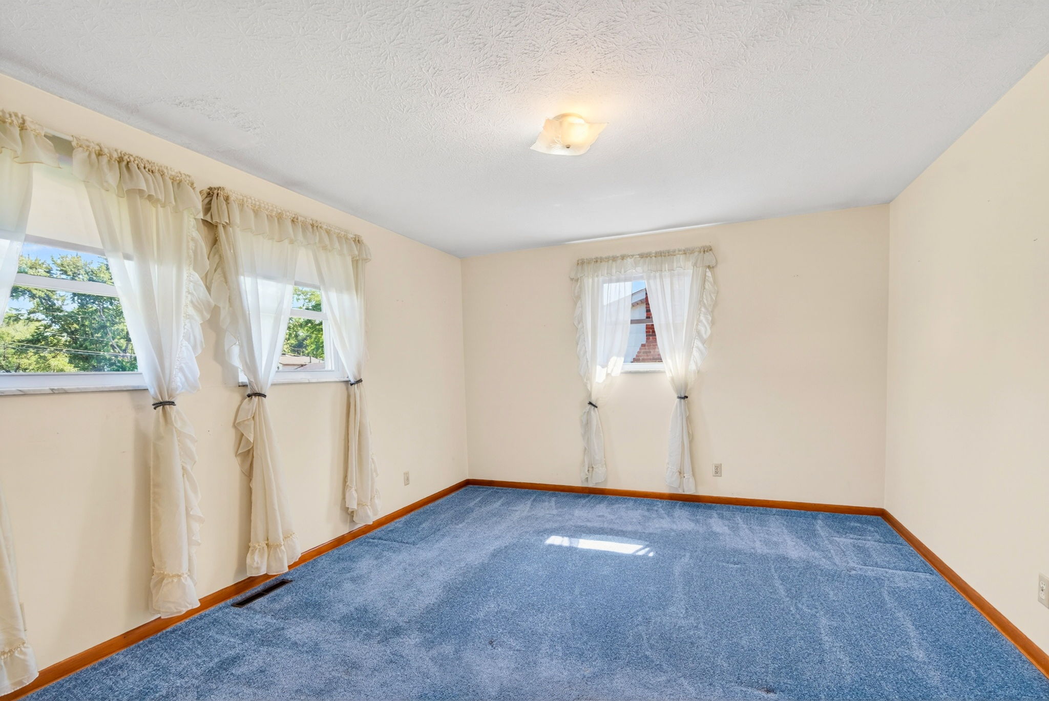 4715 Harbor Blvd 37