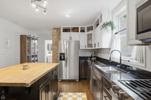 4715 W Grace St_018