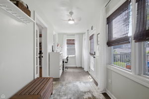 4715 W Grace St_020