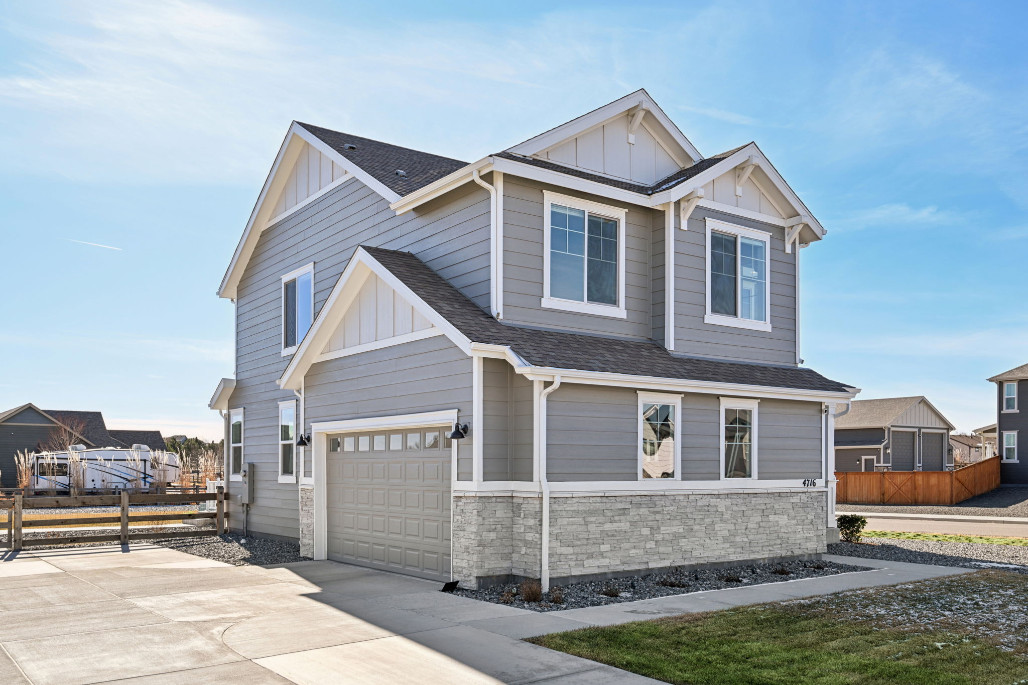 Dewey Ln-S2301-002