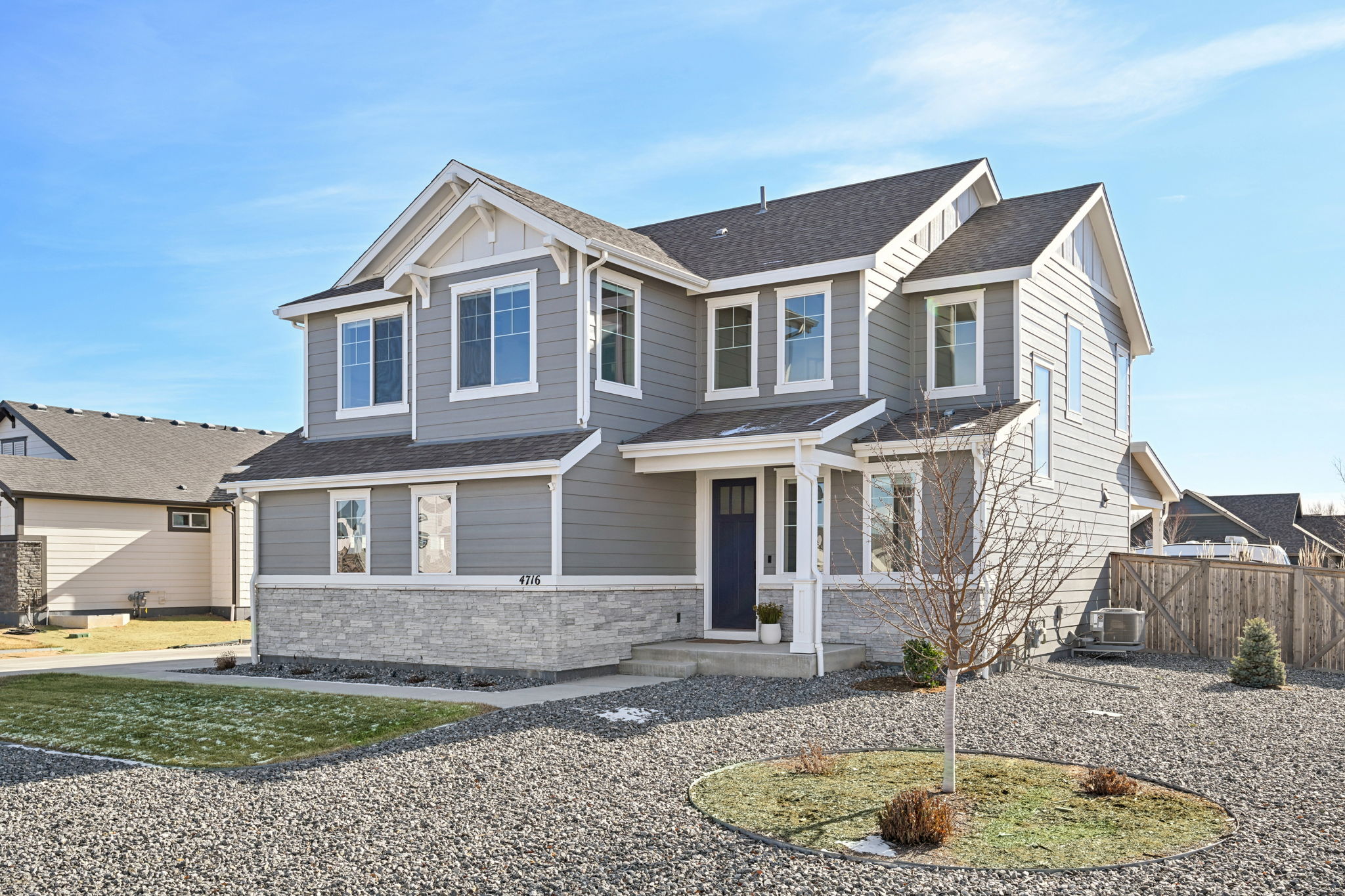 Dewey Ln-S2301-003