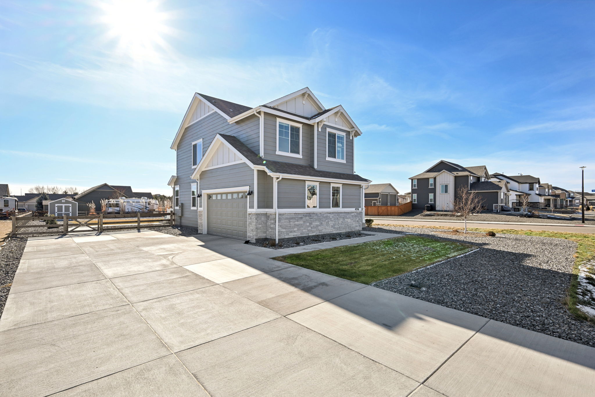 Dewey Ln-S2301-004
