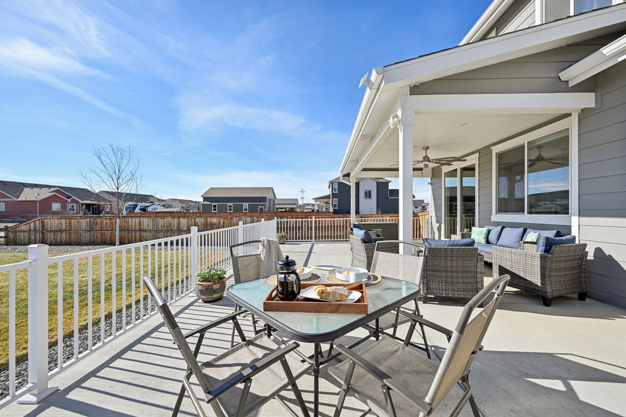 Dewey Ln-S2301-011