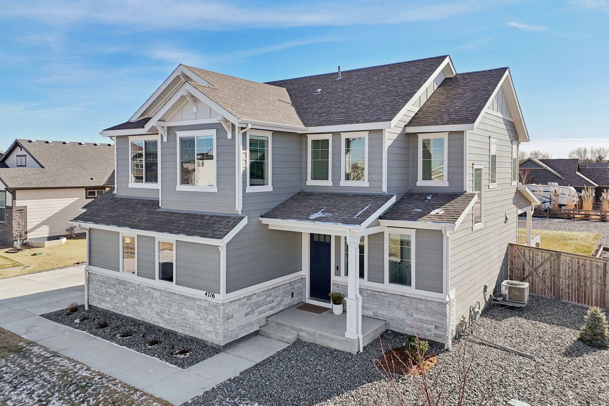 Dewey Ln-S2301-017