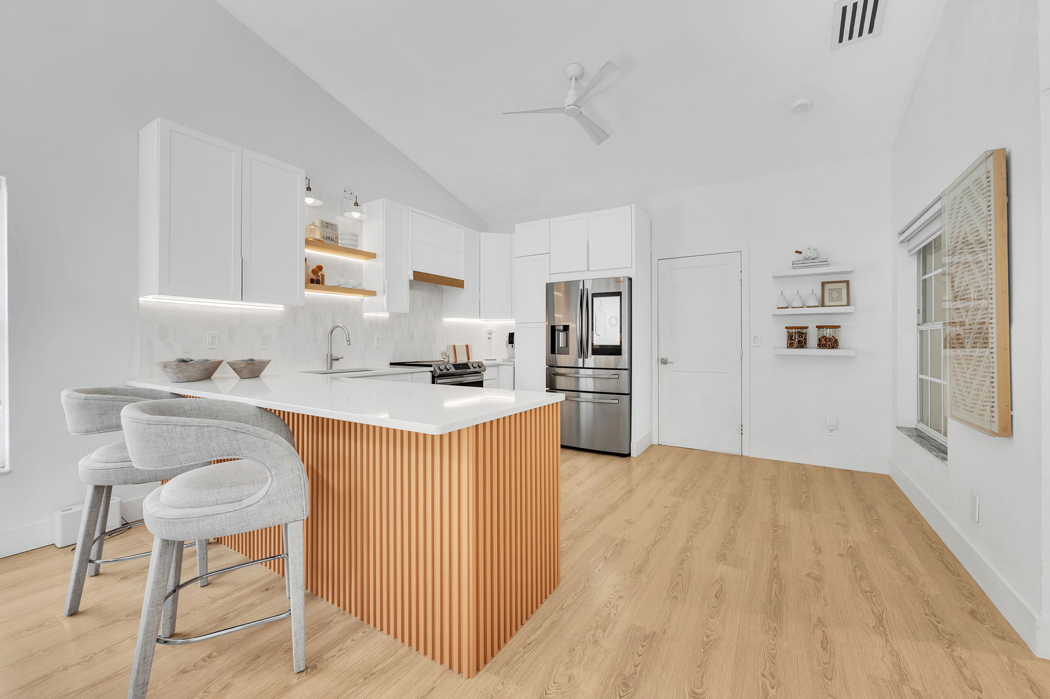 Breakfast Bar - Kitchen
