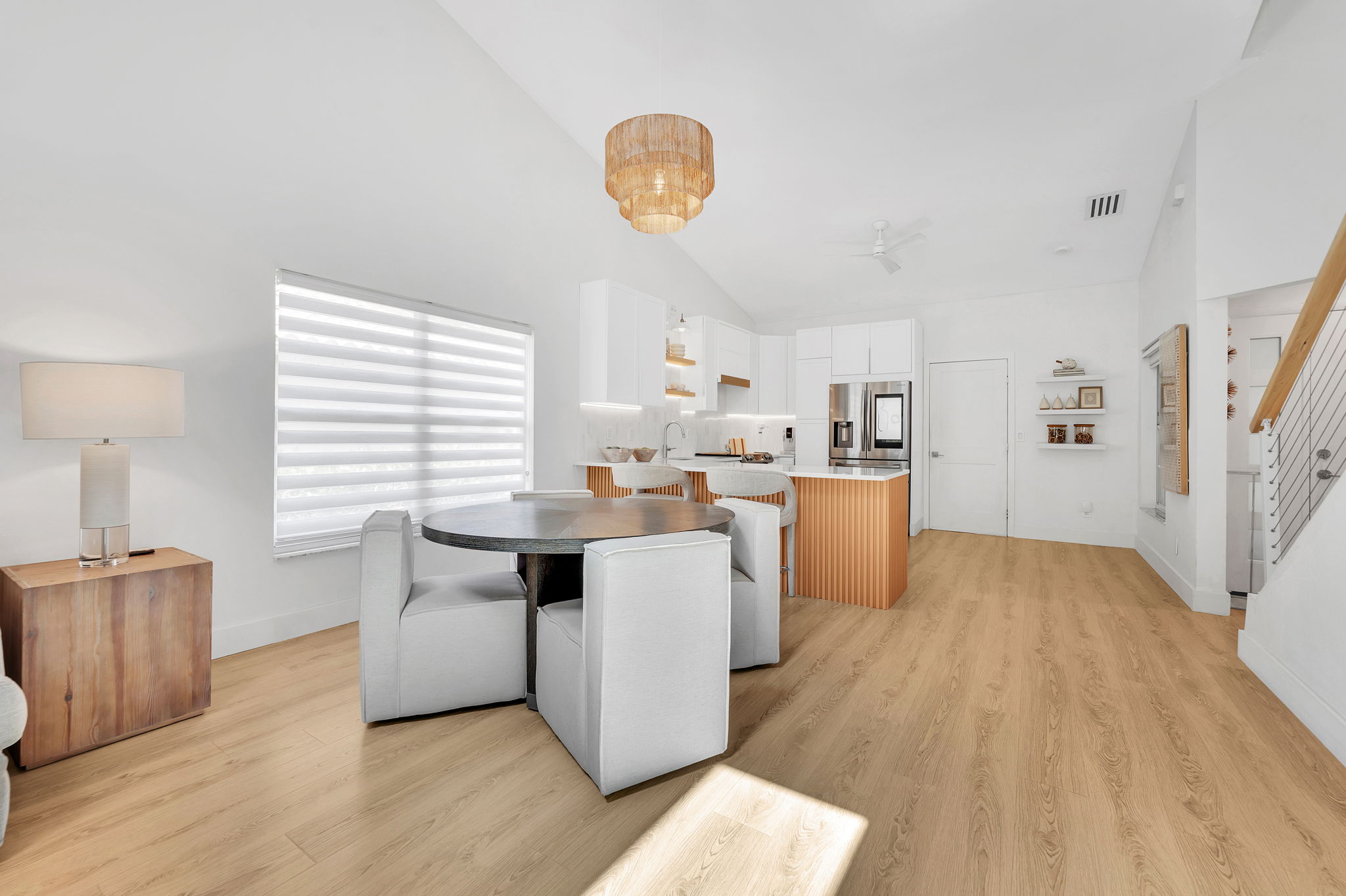 Dining to Kitchen