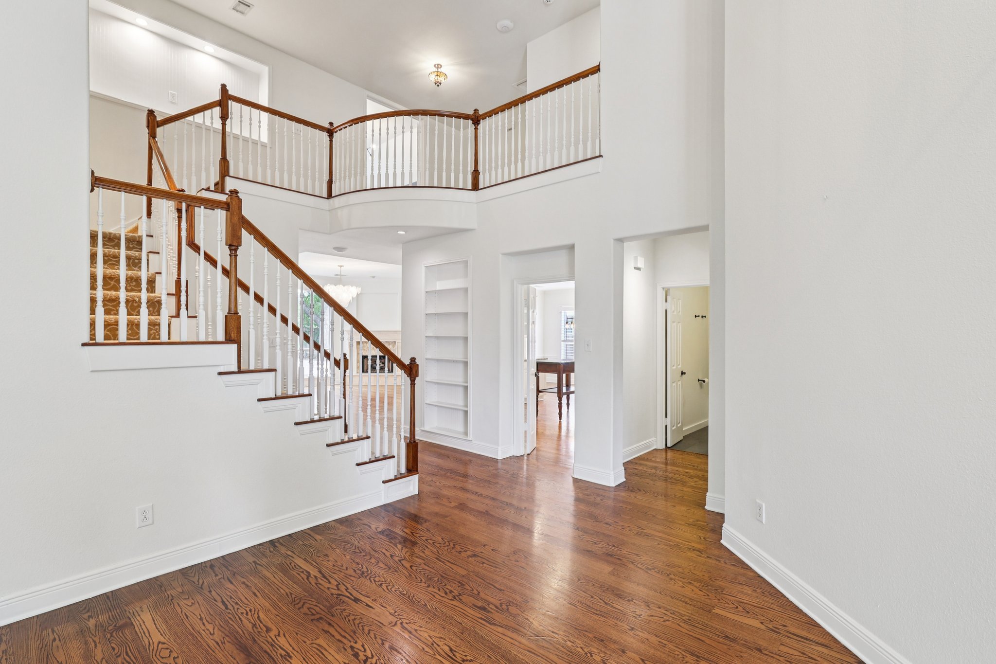 Eagle Feather Dr-S2506-012.jpg
