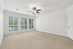Eagle Feather Dr-S2506-032.jpg