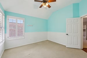 Eagle Feather Dr-S2506-050.jpg