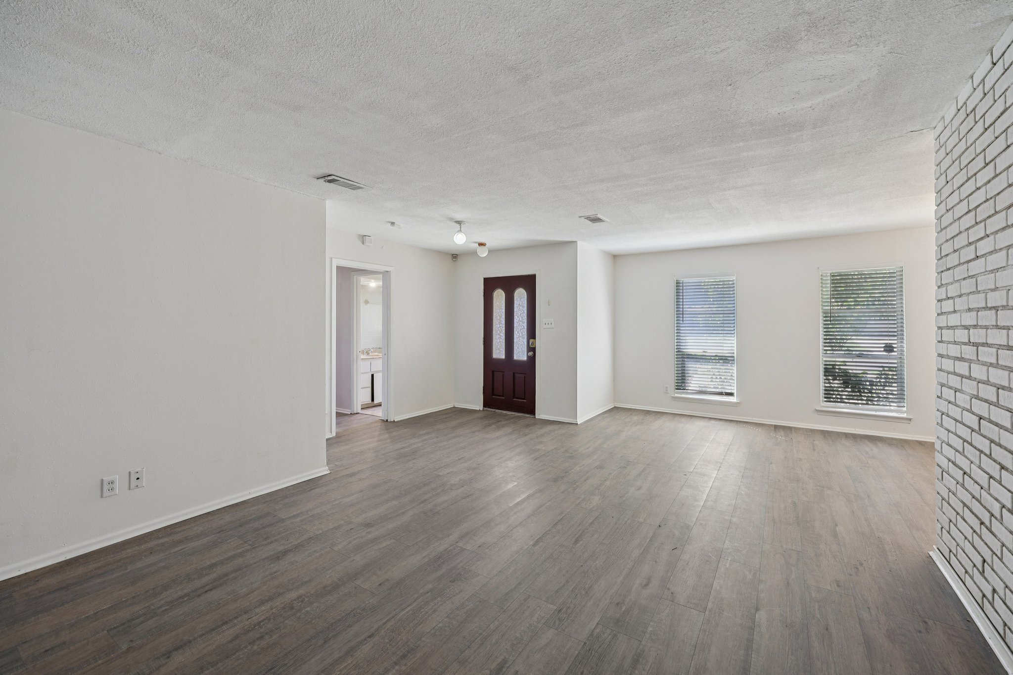 South Dr W-S0810-004.jpg