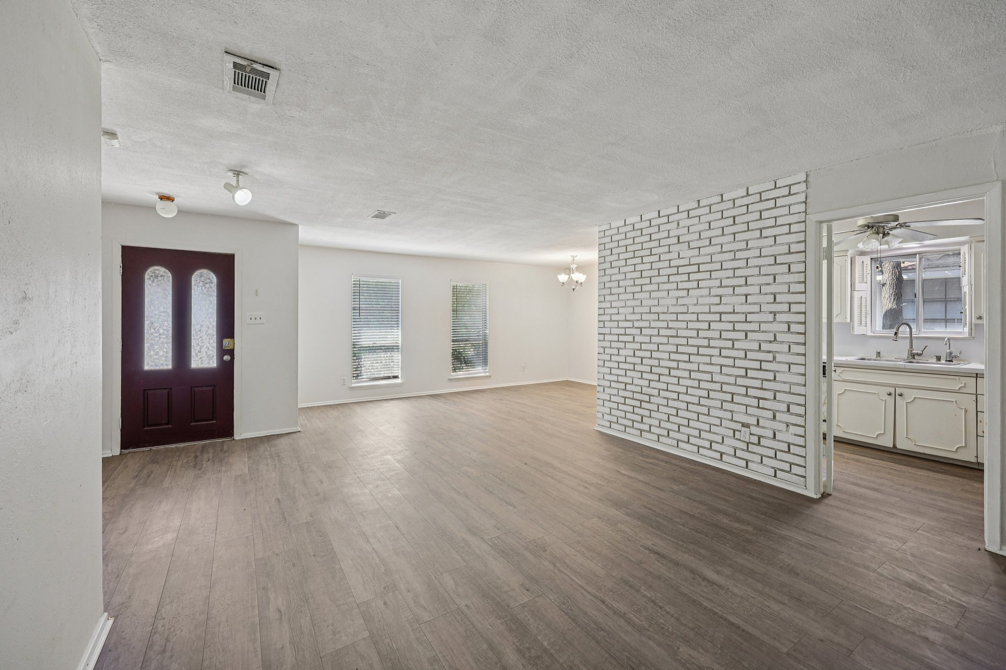 South Dr W-S0810-005.jpg