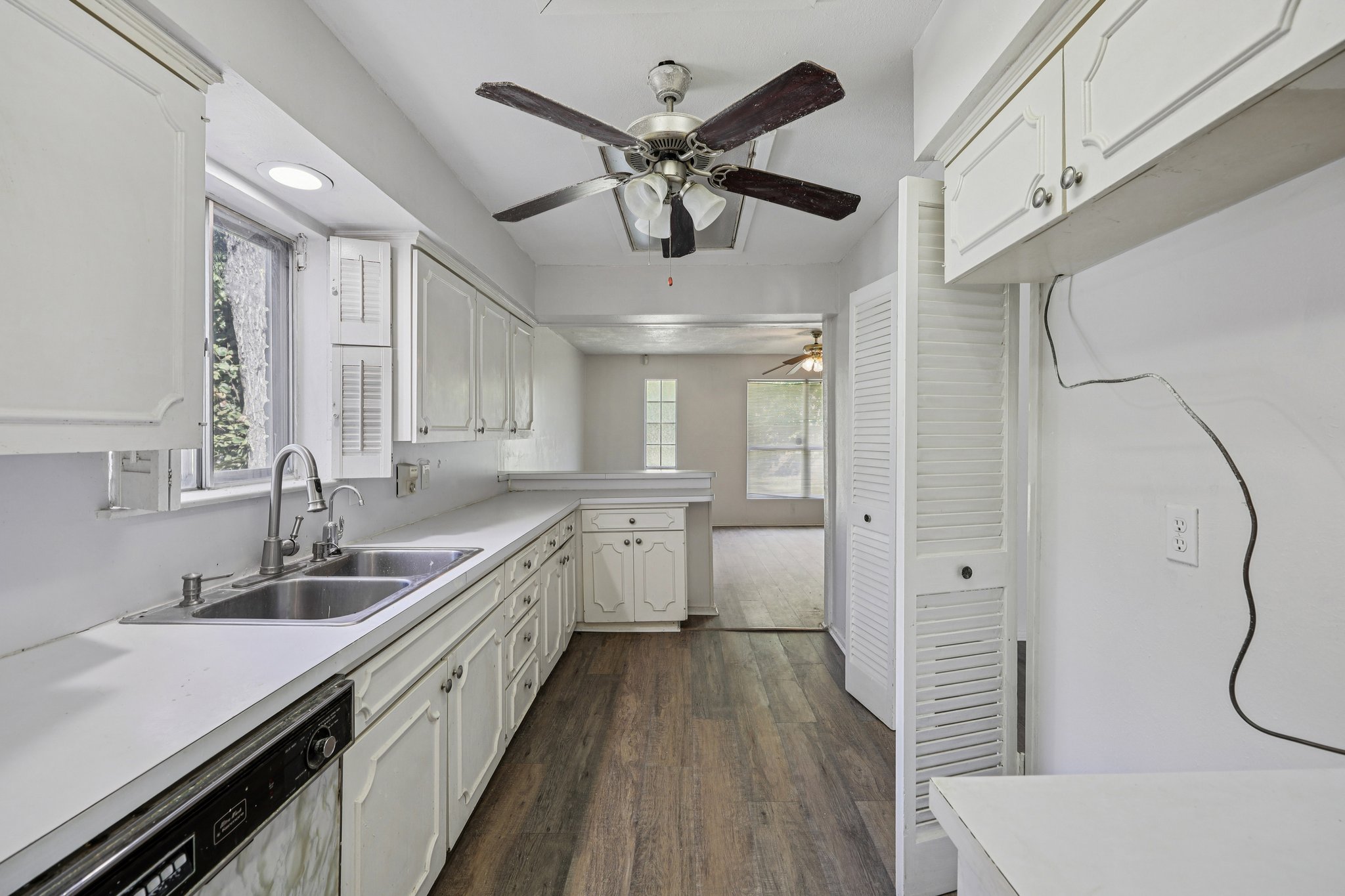 South Dr W-S0810-014.jpg