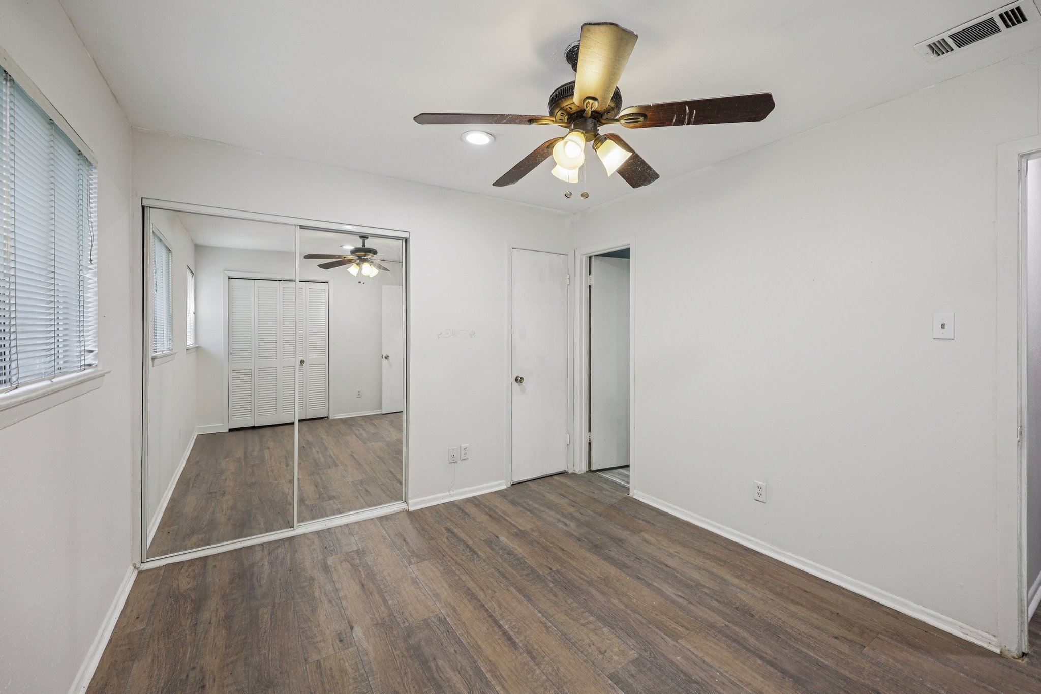 South Dr W-S0810-025.jpg