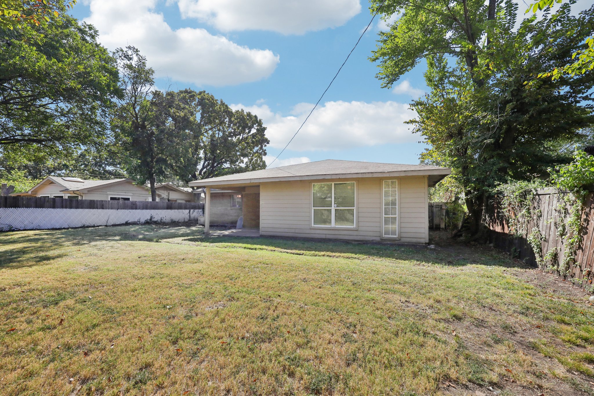 South Dr W-S0810-032.jpg