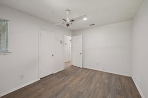 South Dr W-S0810-020.jpg