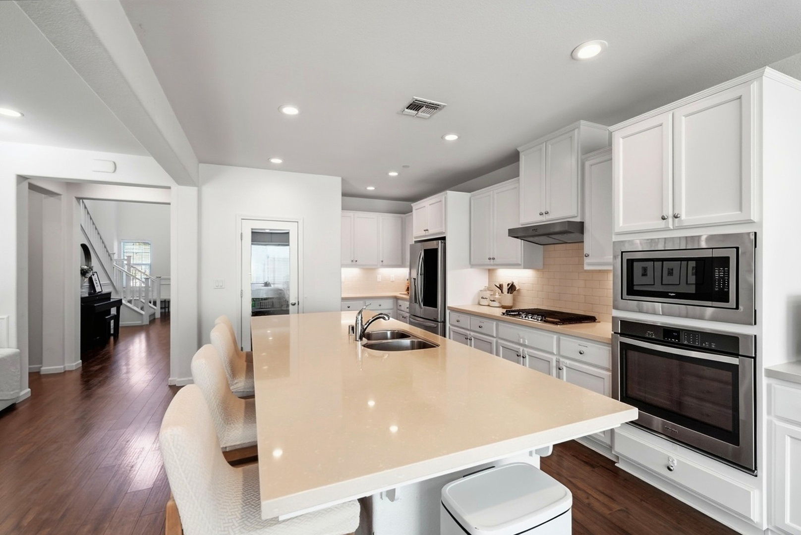 012_F8_4723 Avalon St