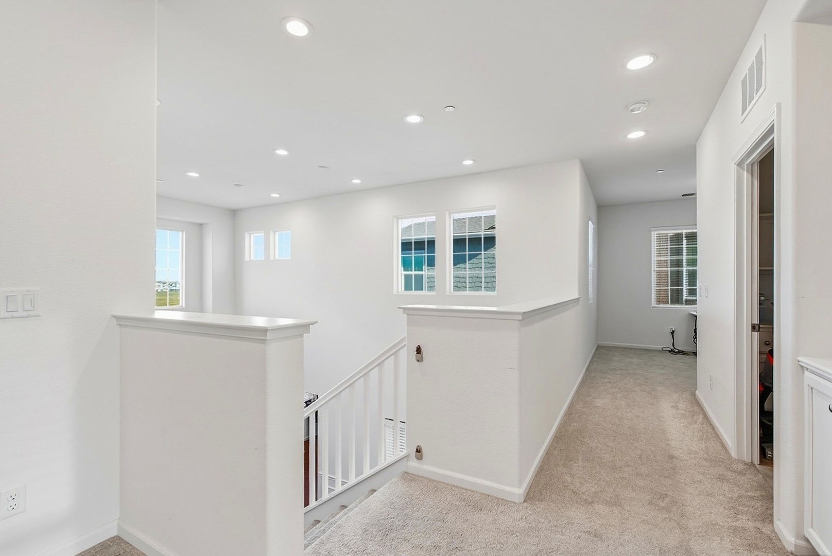 021_F8_4723 Avalon St