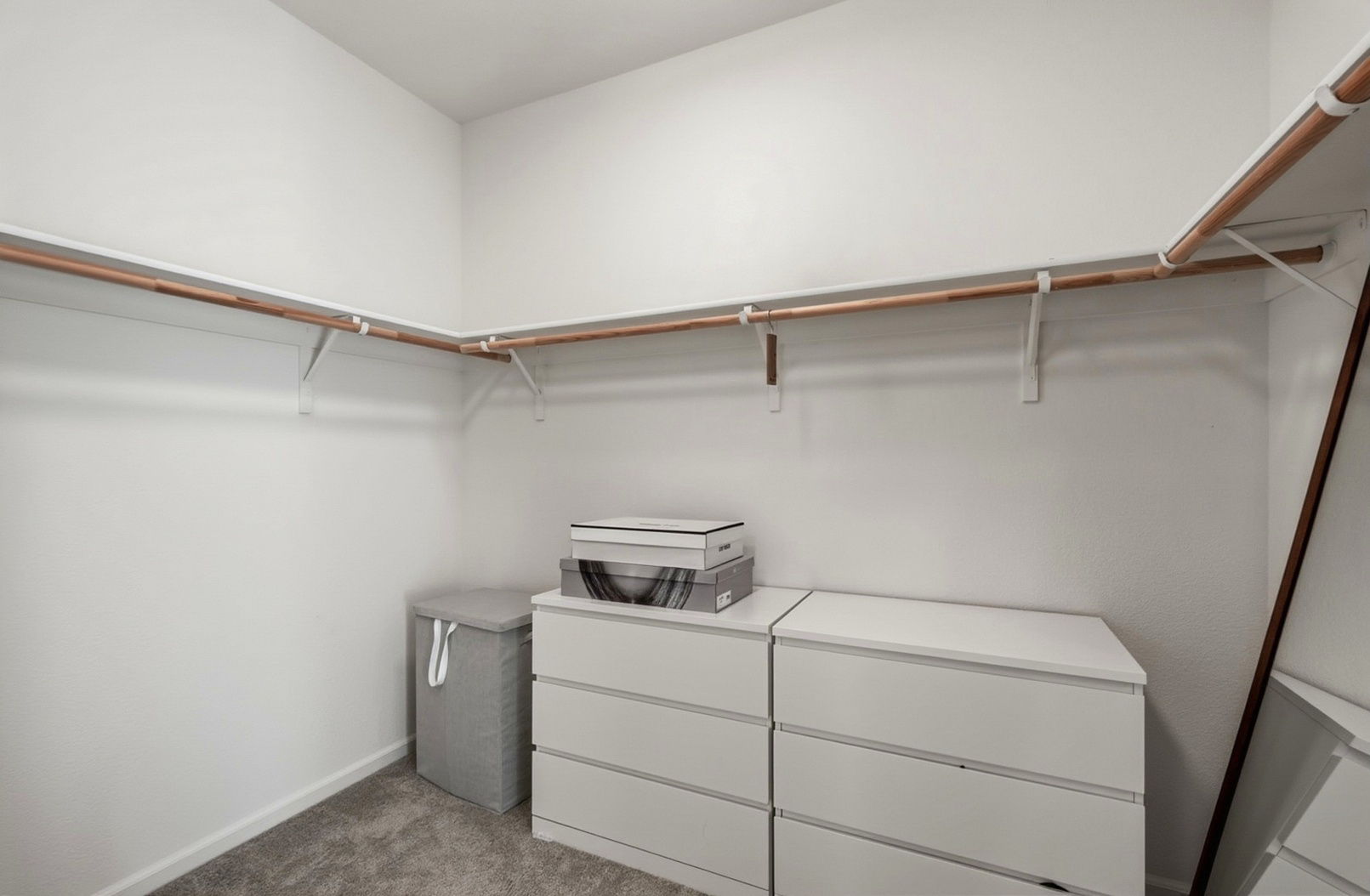 039_F8_4723 Avalon St