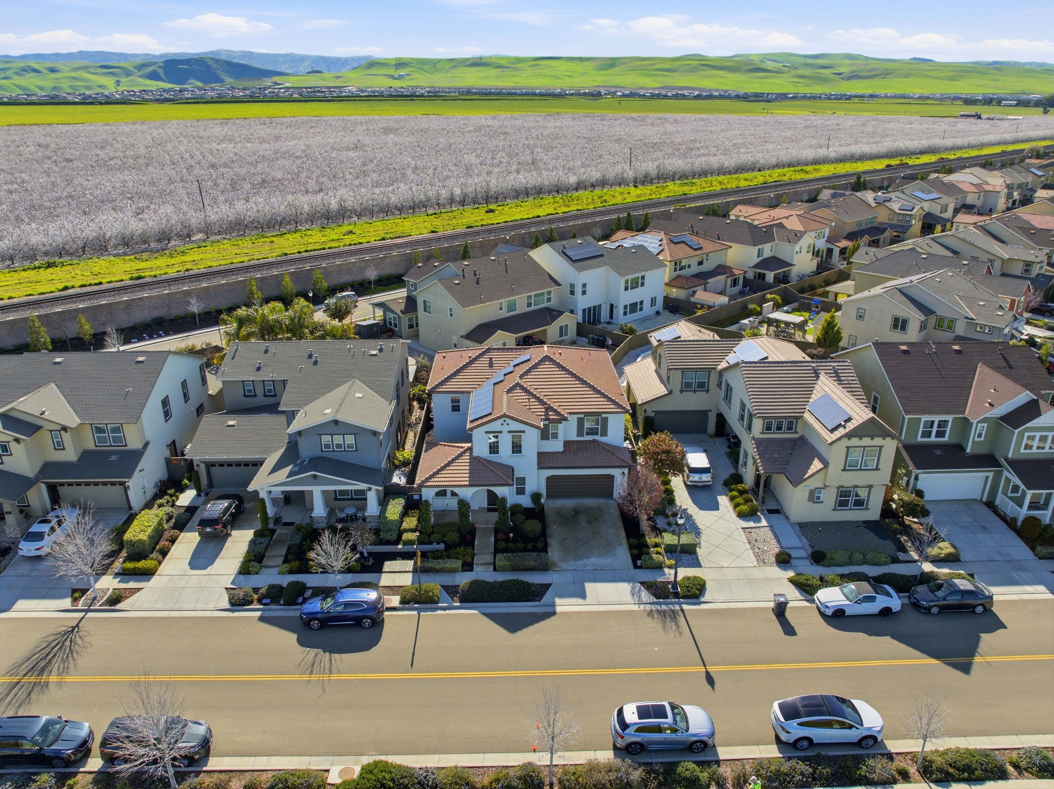 010_F8_AERIAL_4723 Avalon St