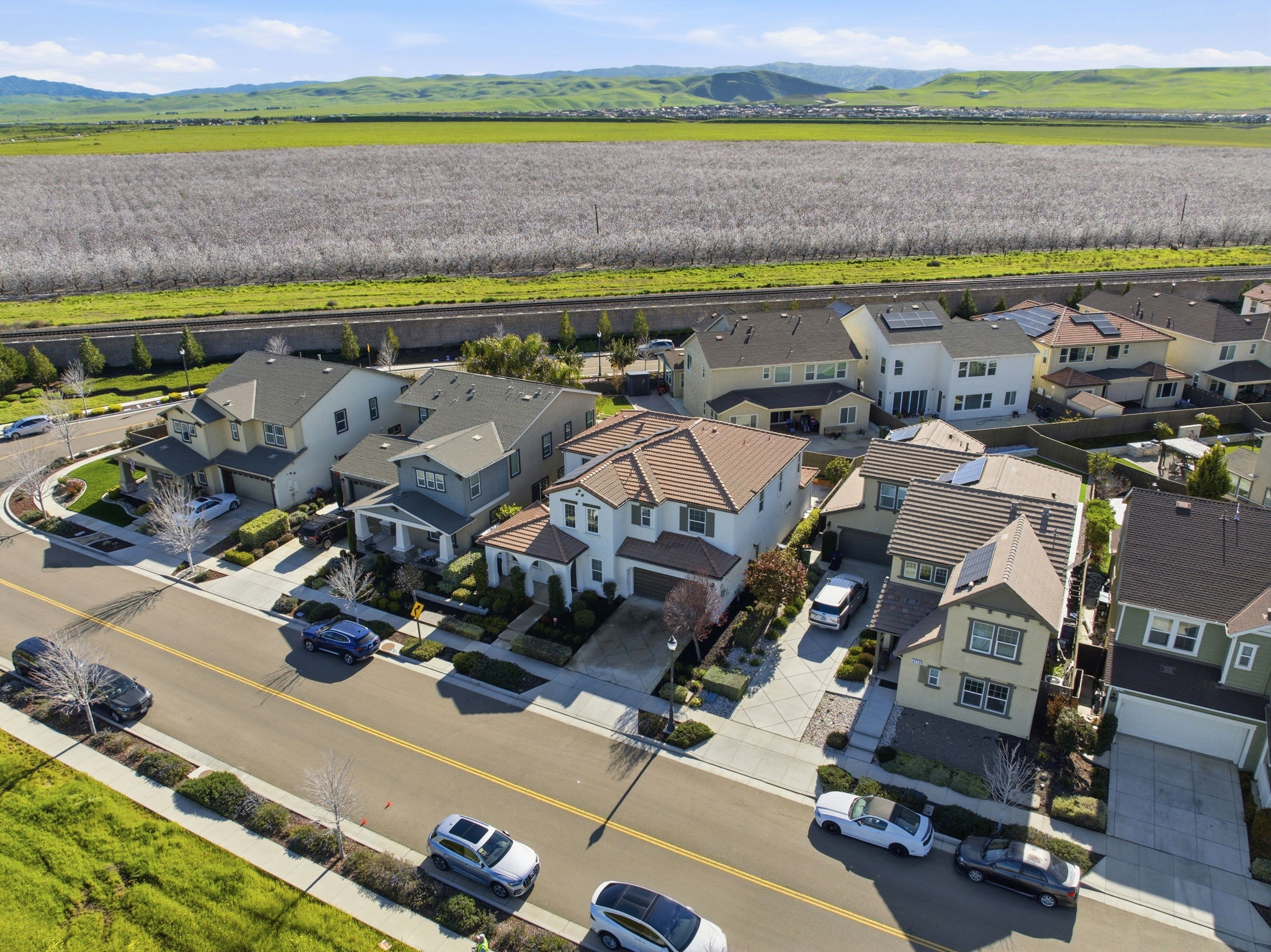 011_F8_AERIAL_4723 Avalon St