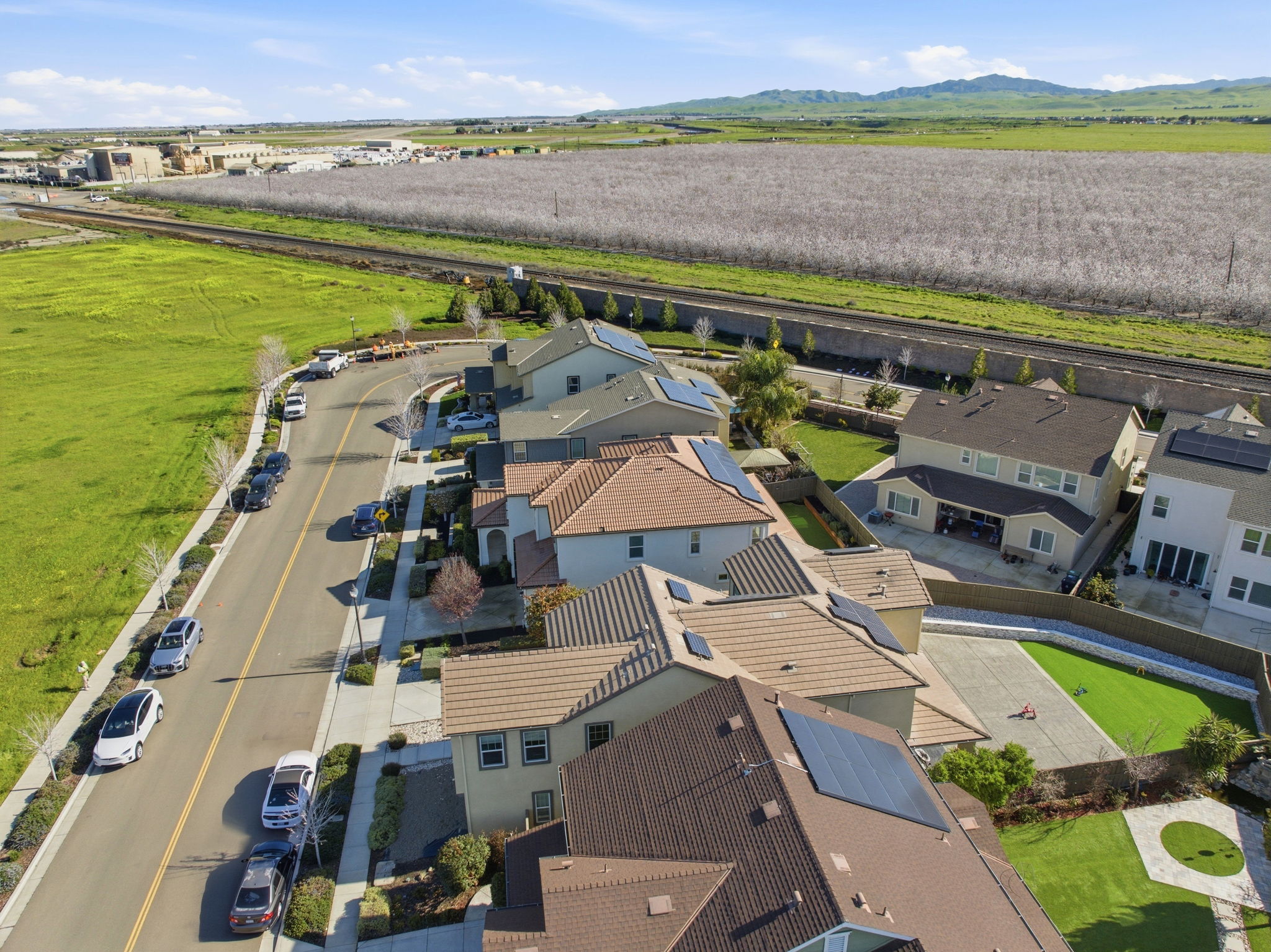 013_F8_AERIAL_4723 Avalon St