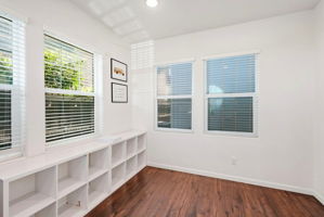 009_F8_4723 Avalon St