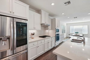 011_F8_4723 Avalon St