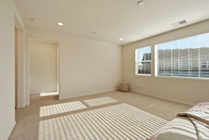 032_F8_4723 Avalon St