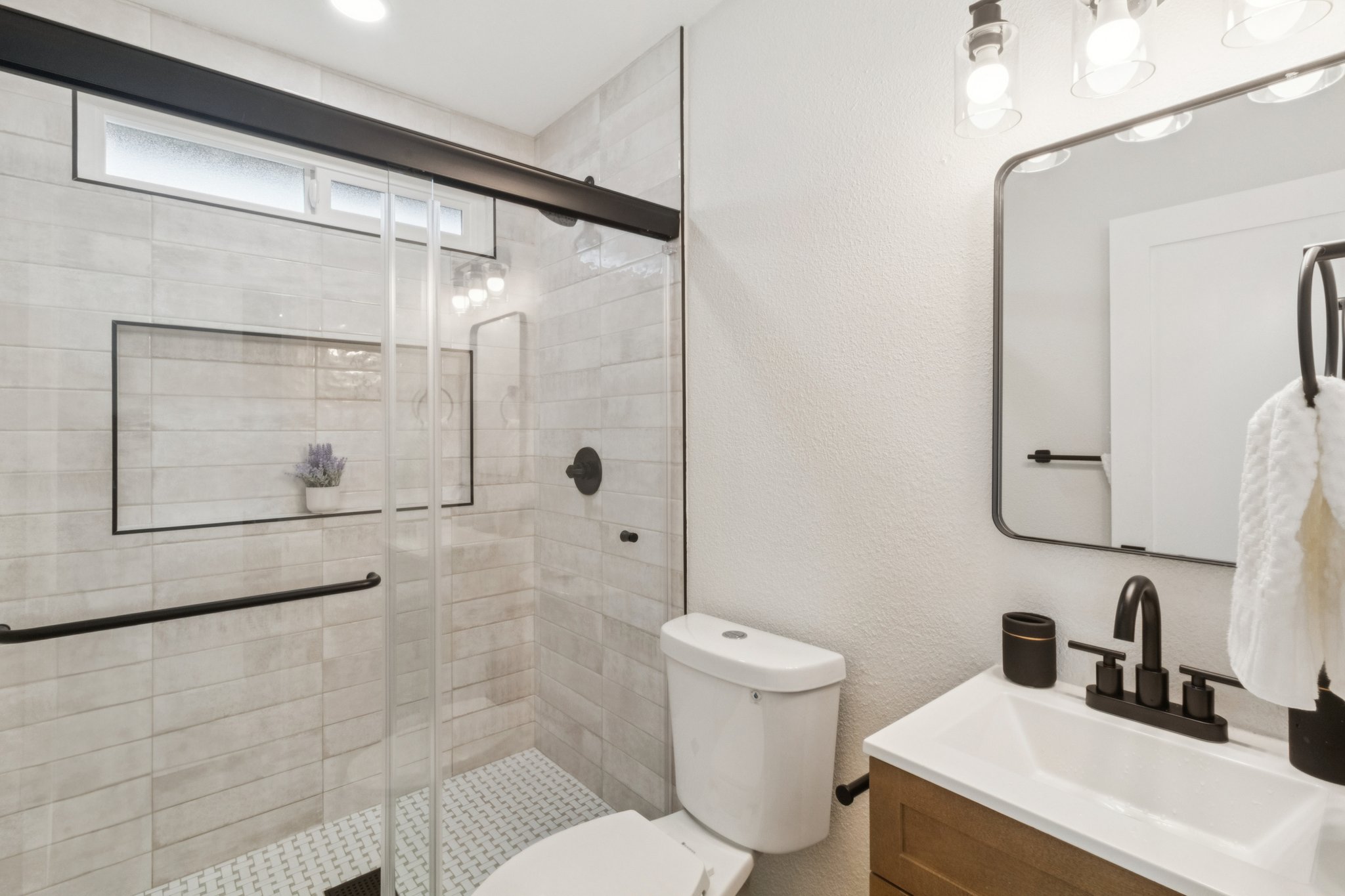 Rim Rock Rd-S2201-019.jpg