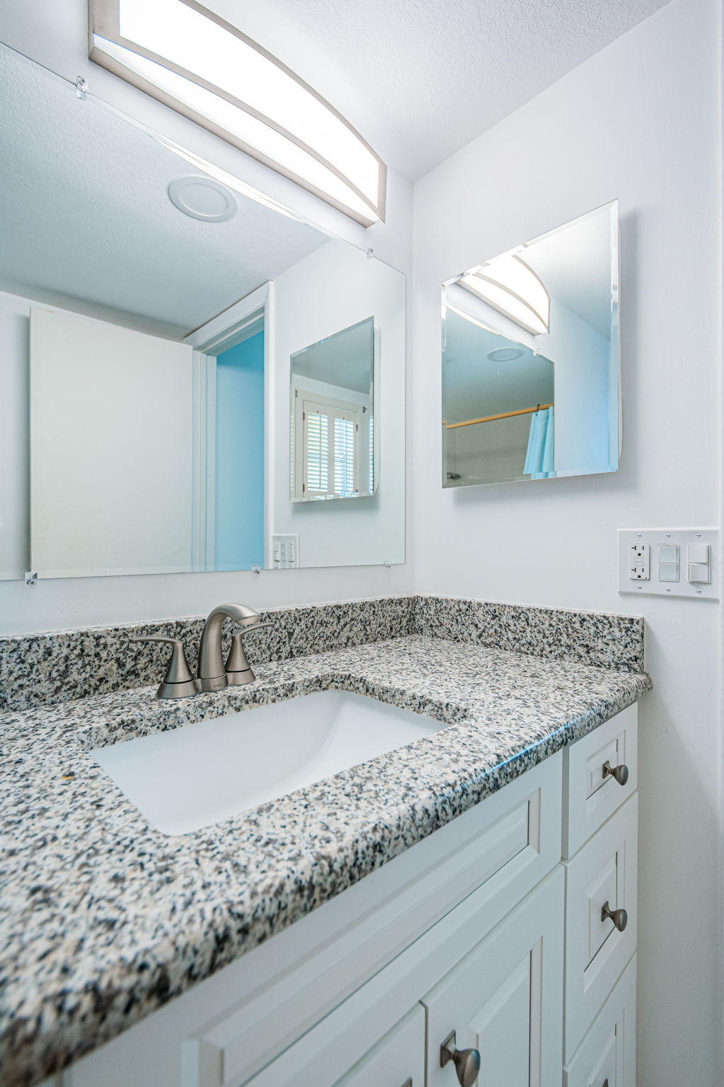 Bathroom 2b