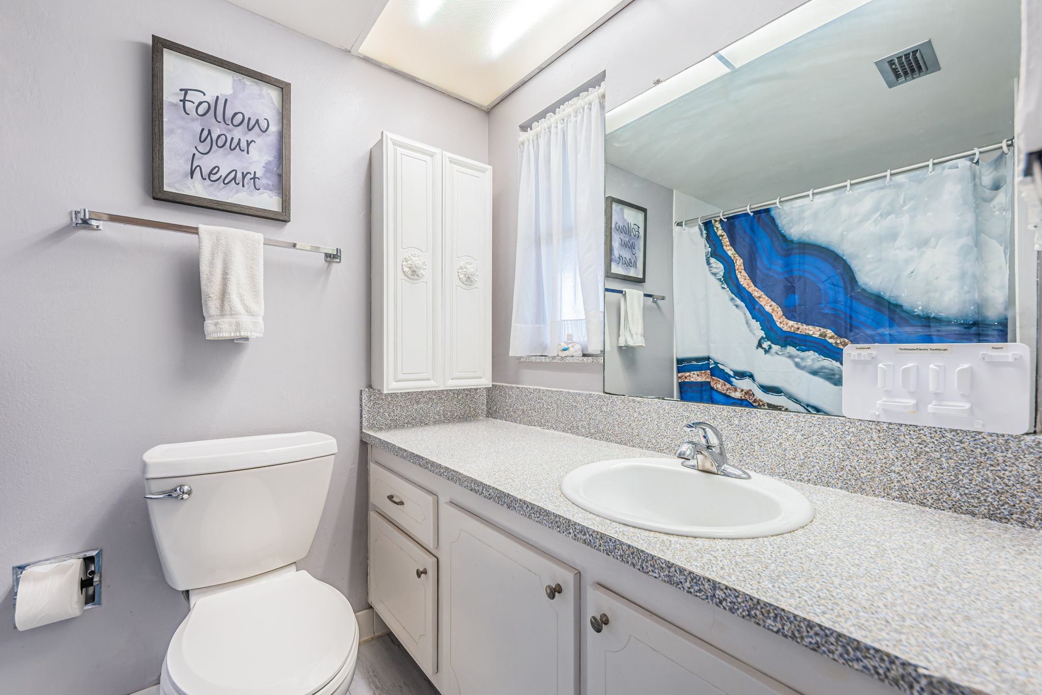 Primary Bathroom 1b-2