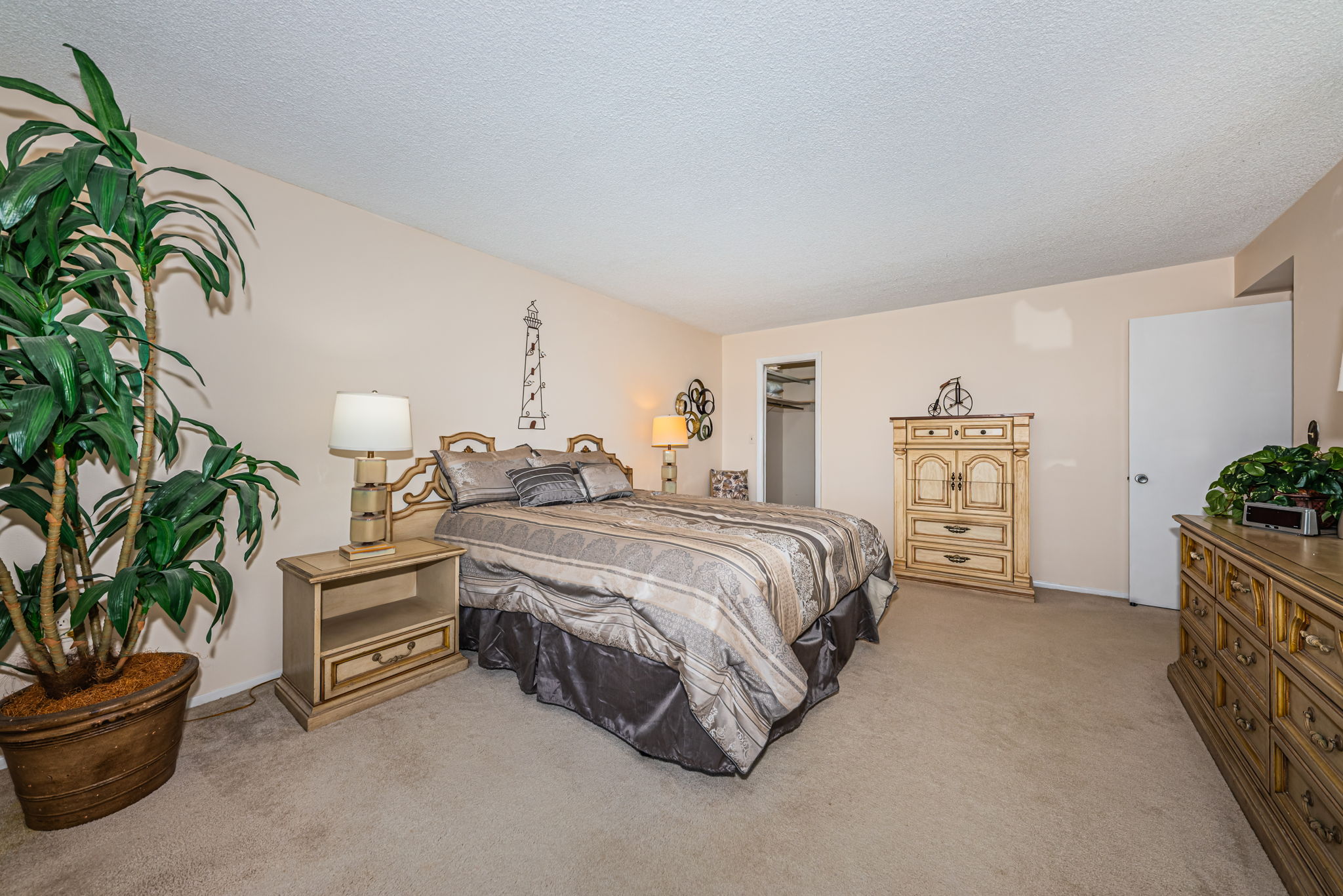 Primary Bedroom 1b-2