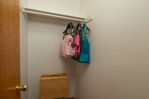 17-Closet