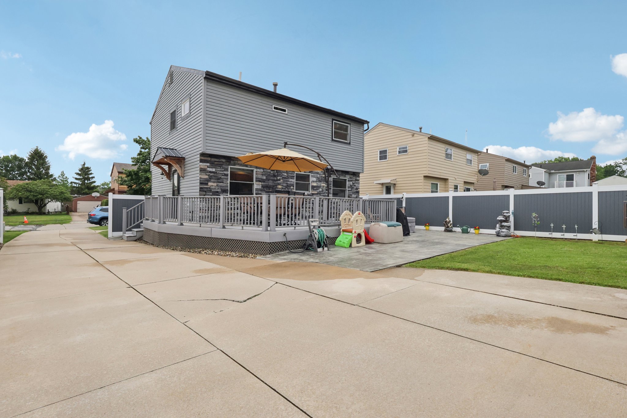 Marcie Dr-S0107-029.jpg