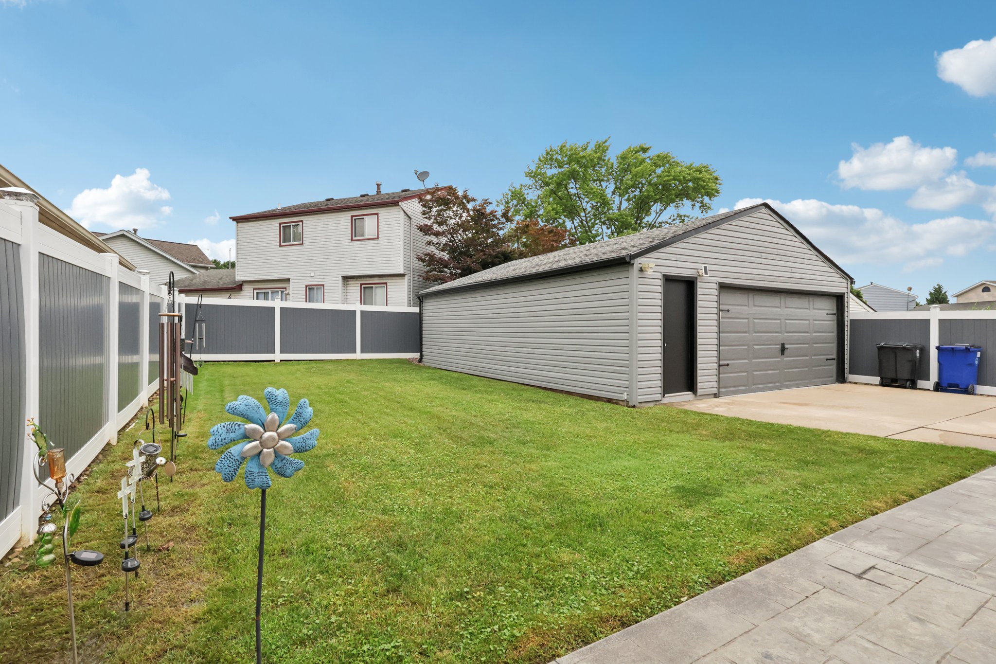 Marcie Dr-S0107-030.jpg