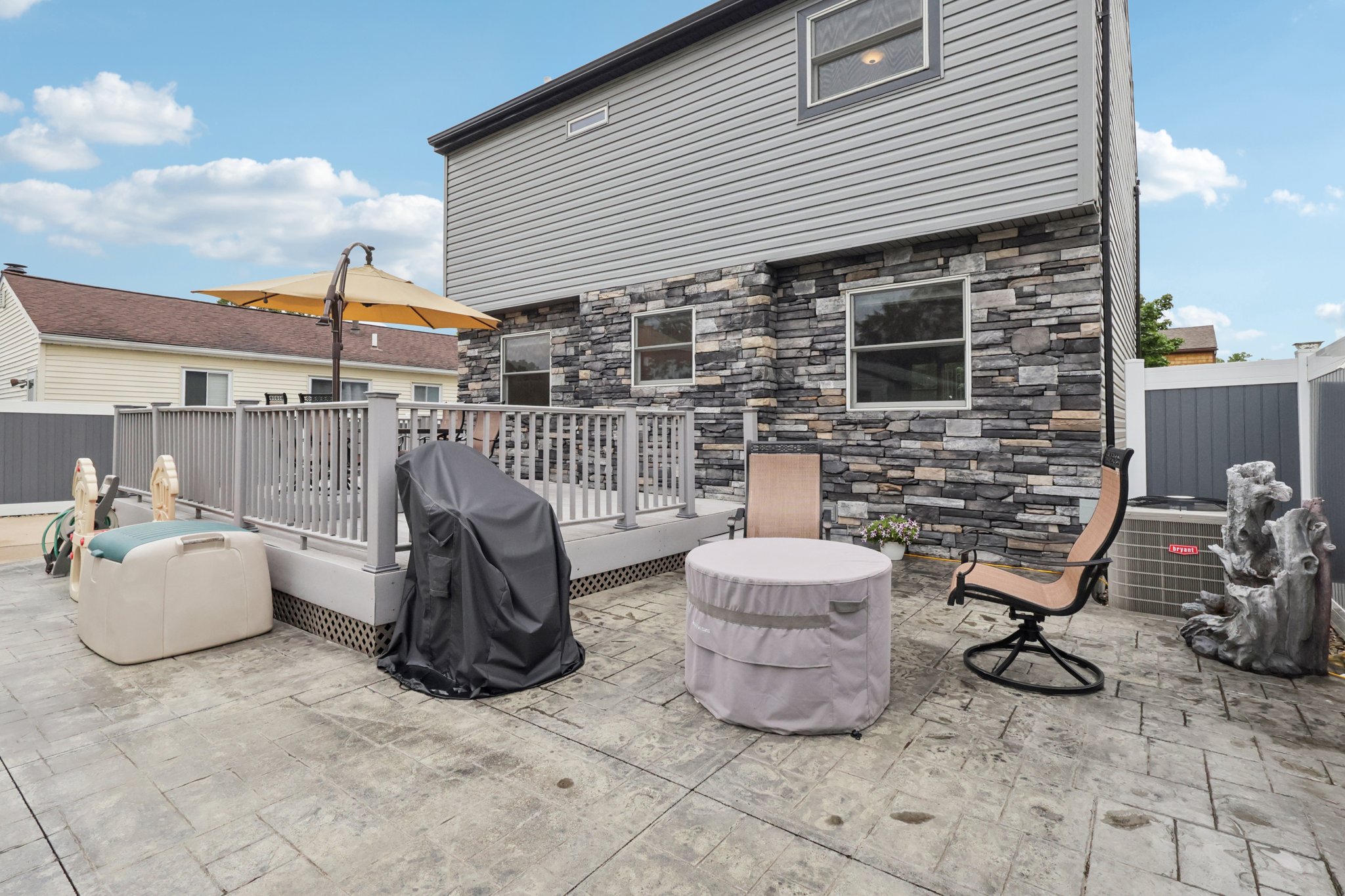 Marcie Dr-S0107-031.jpg