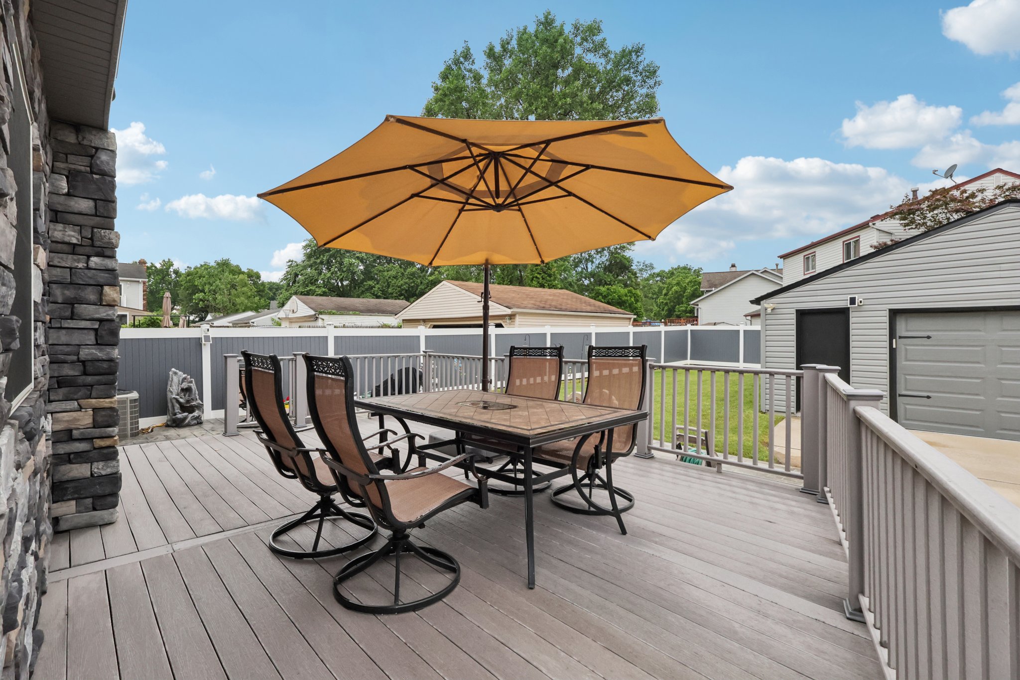 Marcie Dr-S0107-035.jpg