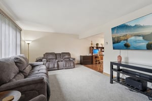 Marcie Dr-S0107-005.jpg