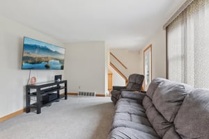 Marcie Dr-S0107-006.jpg