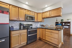 Marcie Dr-S0107-013.jpg
