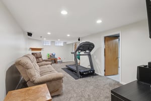 Marcie Dr-S0107-024.jpg