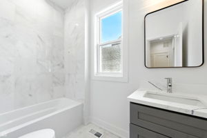 4726 S Indiana Ave - v1_016