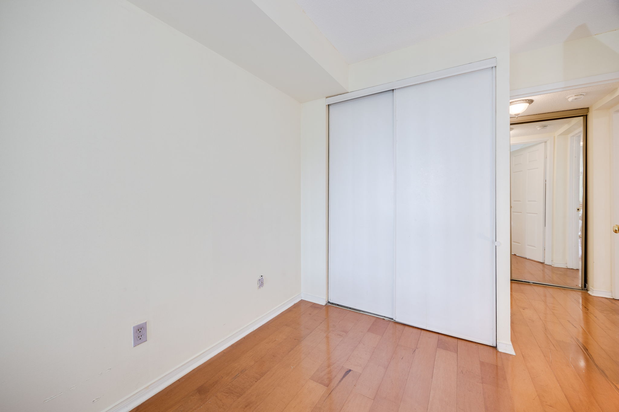 Toronto property showcase — delivered property photograph 19